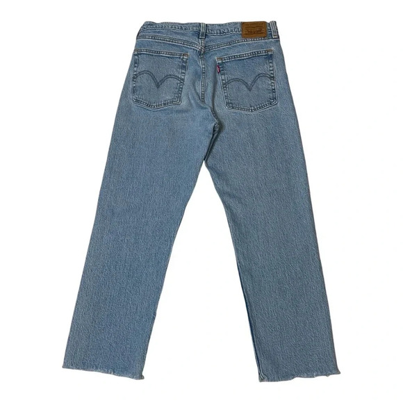 Levi’s Premium Wedgie Straight Button Fly Cropped Medium Wash Jeans Size 28 - Picture 1 of 16